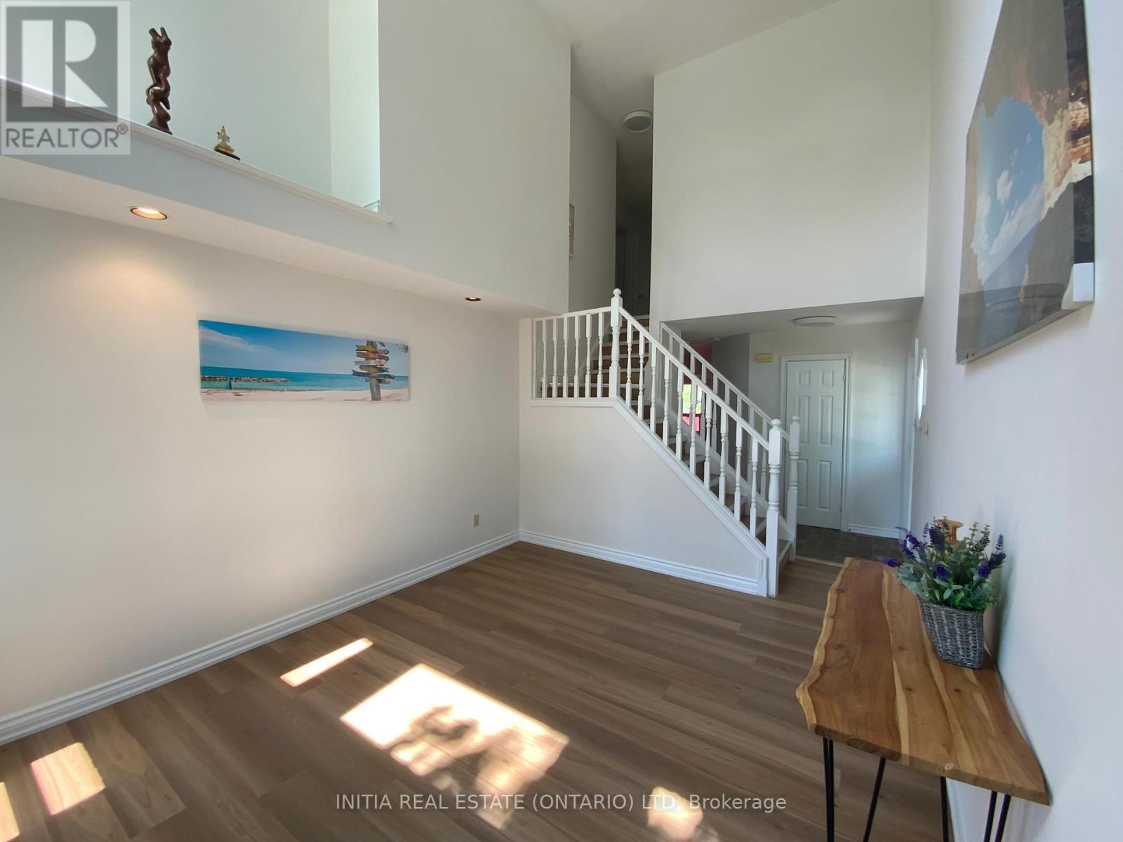 101 SOUTHCOTT COURT - 6