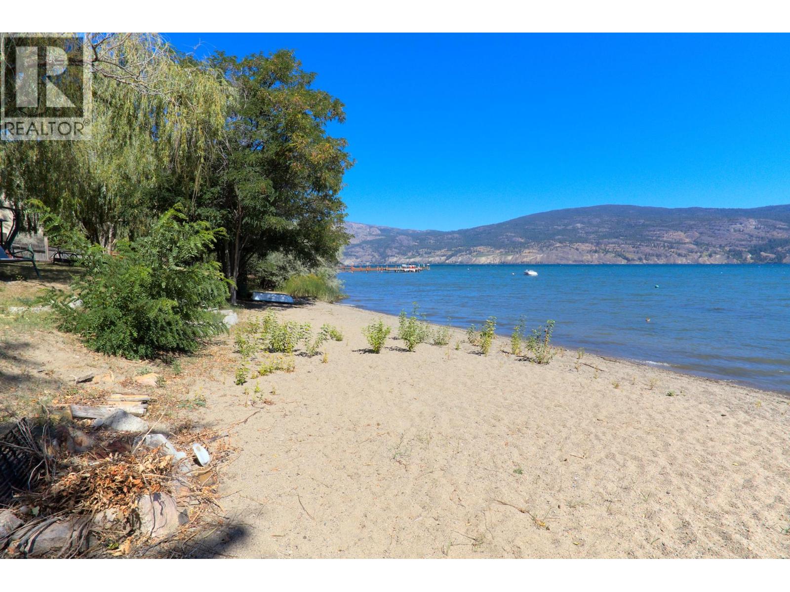 17001 Lakeshore Drive N, Summerland
