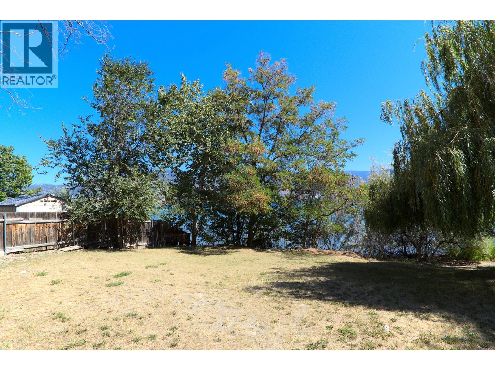 17001 Lakeshore Drive N, Summerland