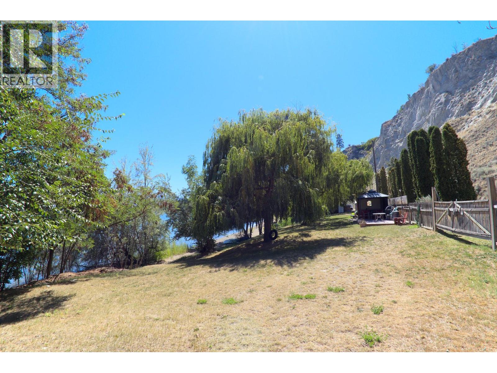 17001 Lakeshore Drive N, Summerland