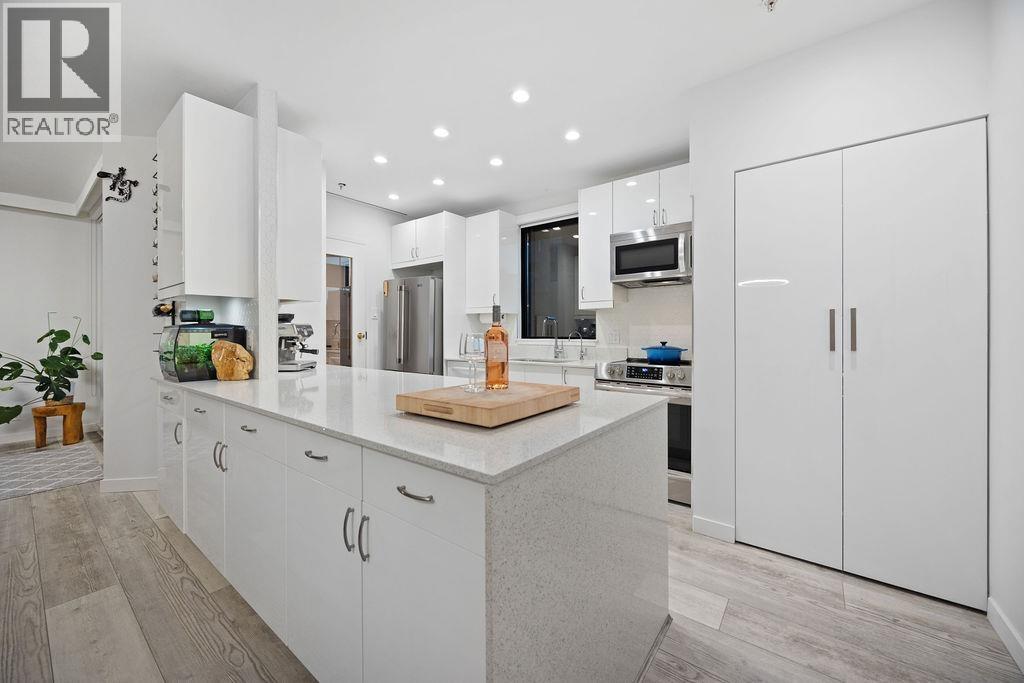 2 Bed, 2 Bath Condo for Sale in Vancouver – 1007 1177 HORNBY STREET, Vancouver – MLS# R3114637 - Image 9