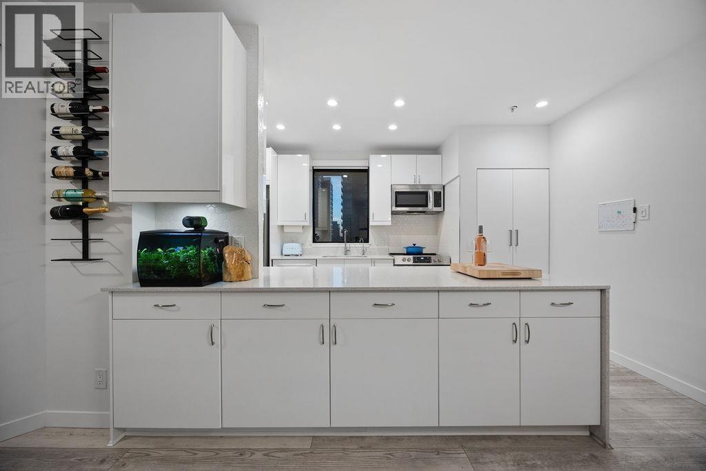 2 Bed, 2 Bath Condo for Sale in Vancouver – 1007 1177 HORNBY STREET, Vancouver – MLS# R3114637 - Image 11