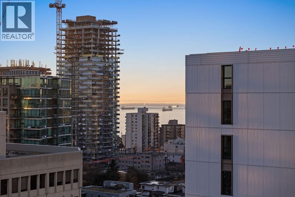 2 Bed, 2 Bath Condo for Sale in Vancouver – 1007 1177 HORNBY STREET, Vancouver – MLS# R3114637 - Image 2