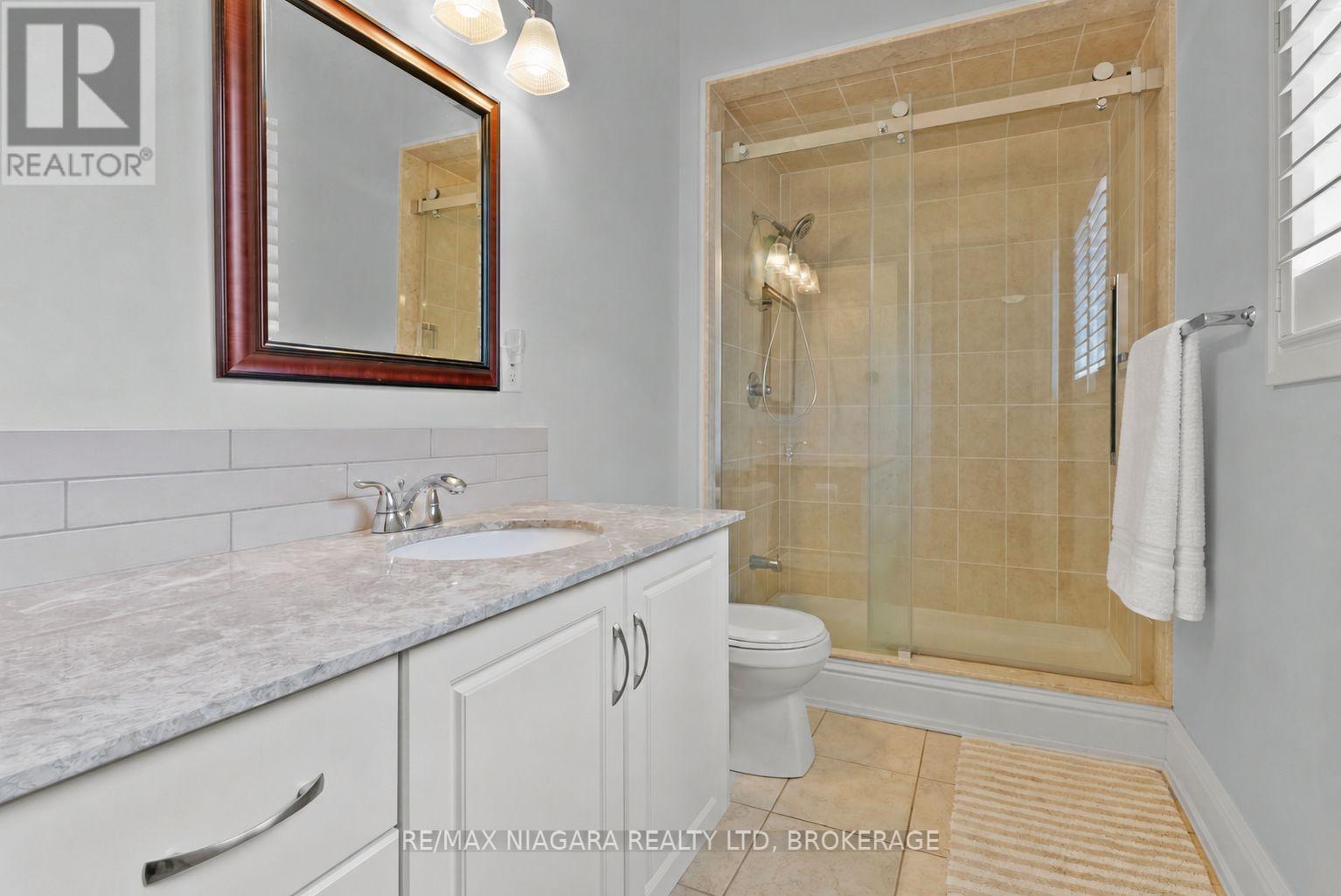 78 ANGELA CRESCENT - 16
