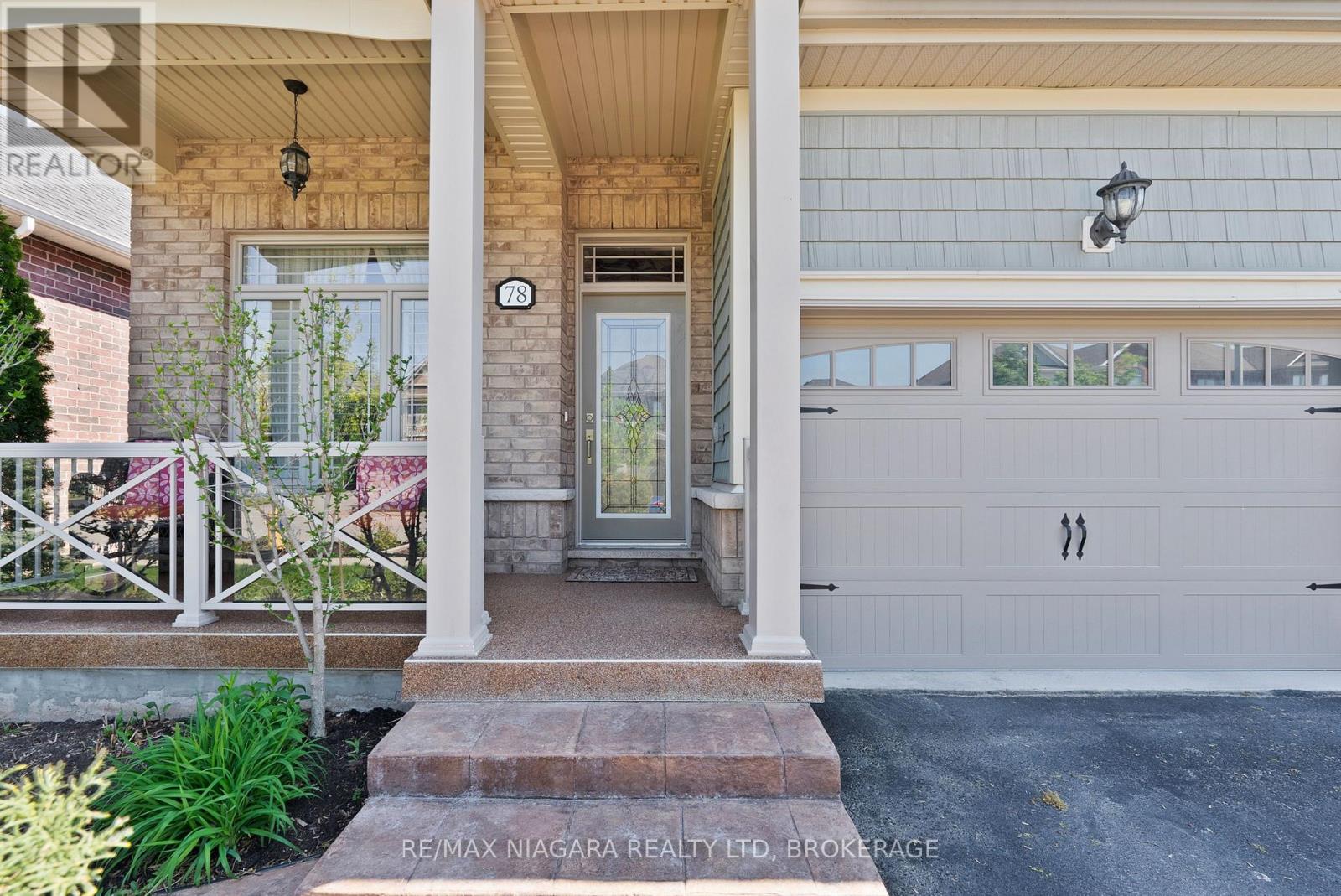 78 ANGELA CRESCENT - 2