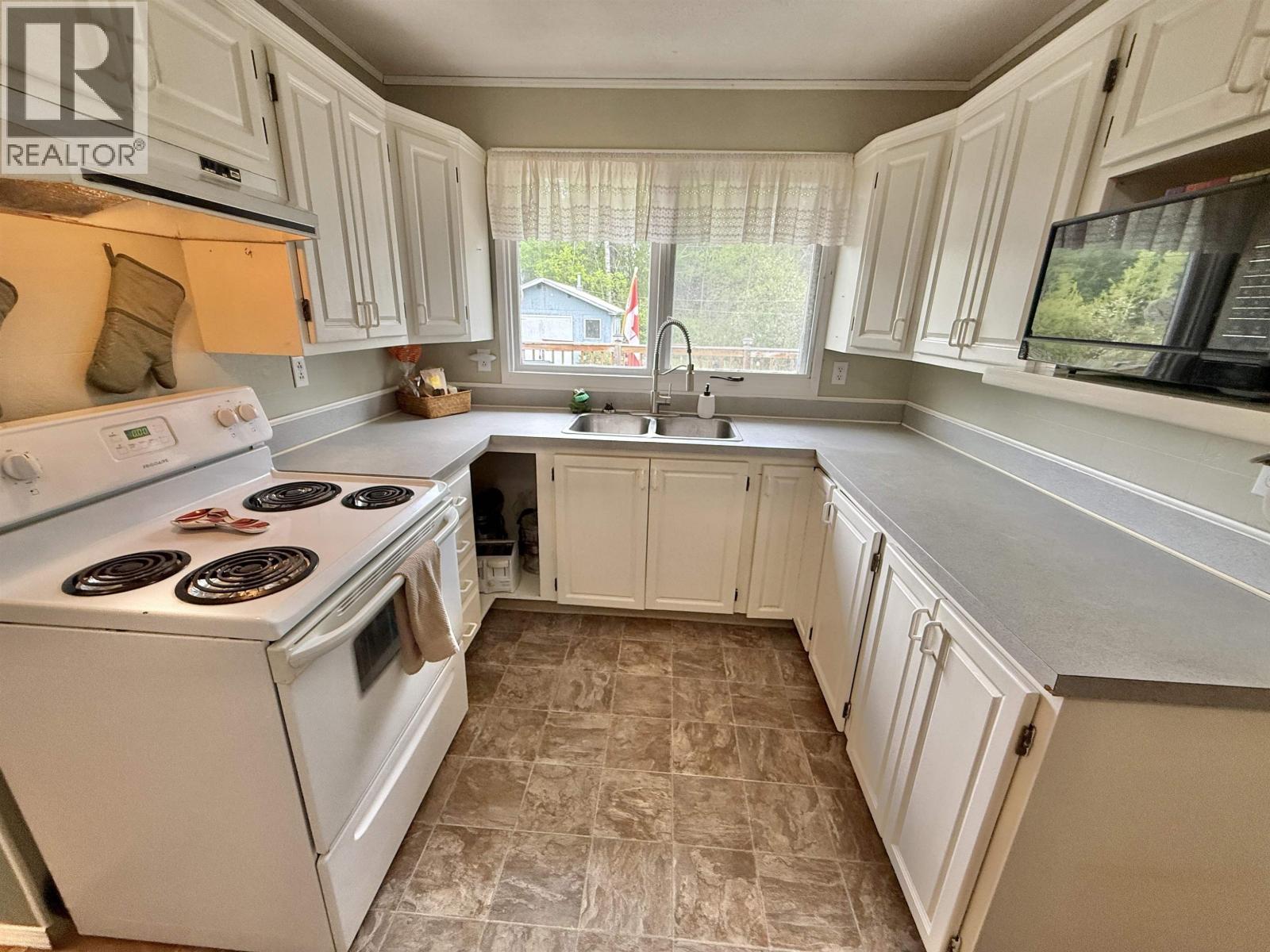 192 WOLFE ROAD - 10