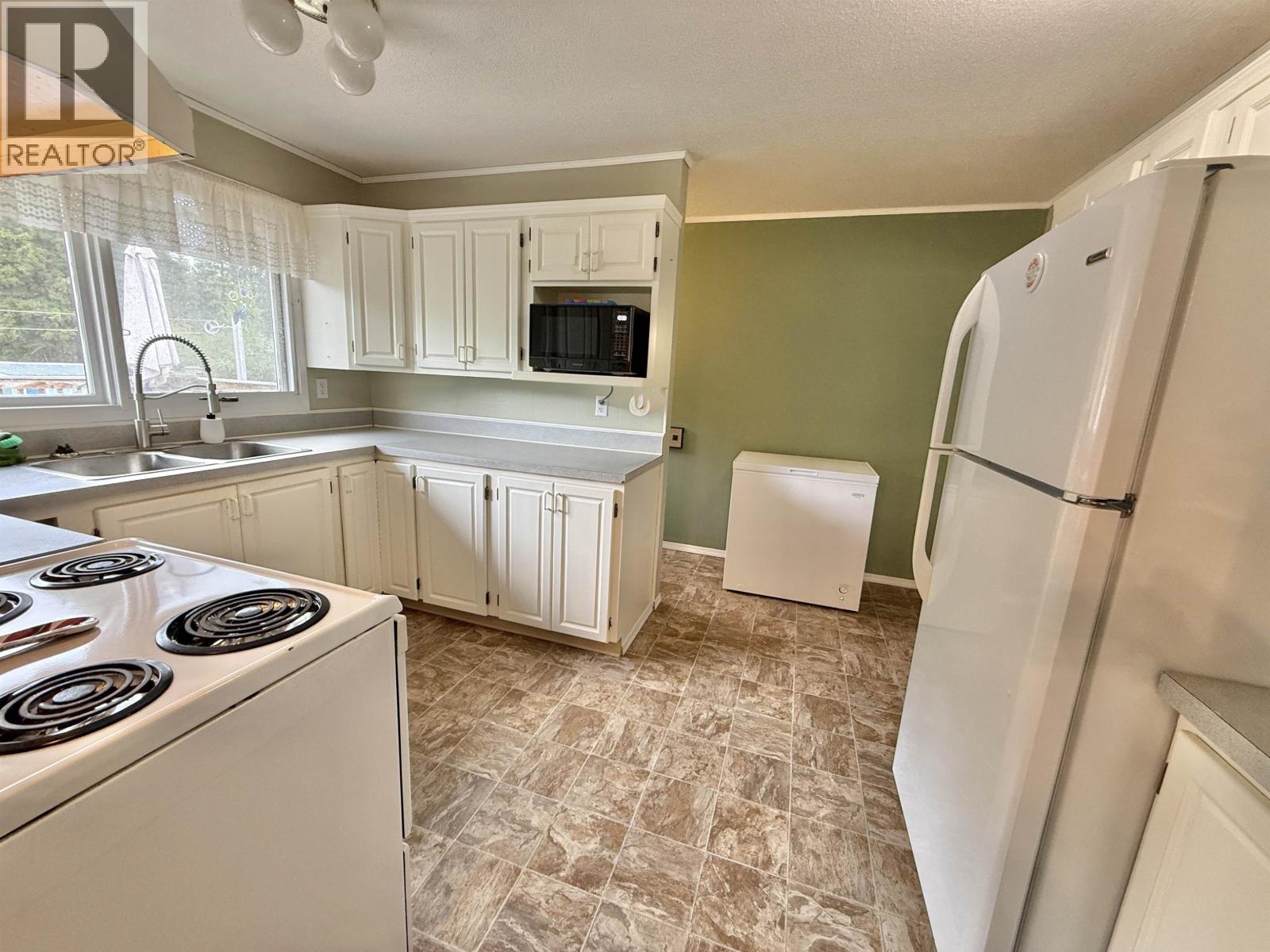 192 WOLFE ROAD - 9