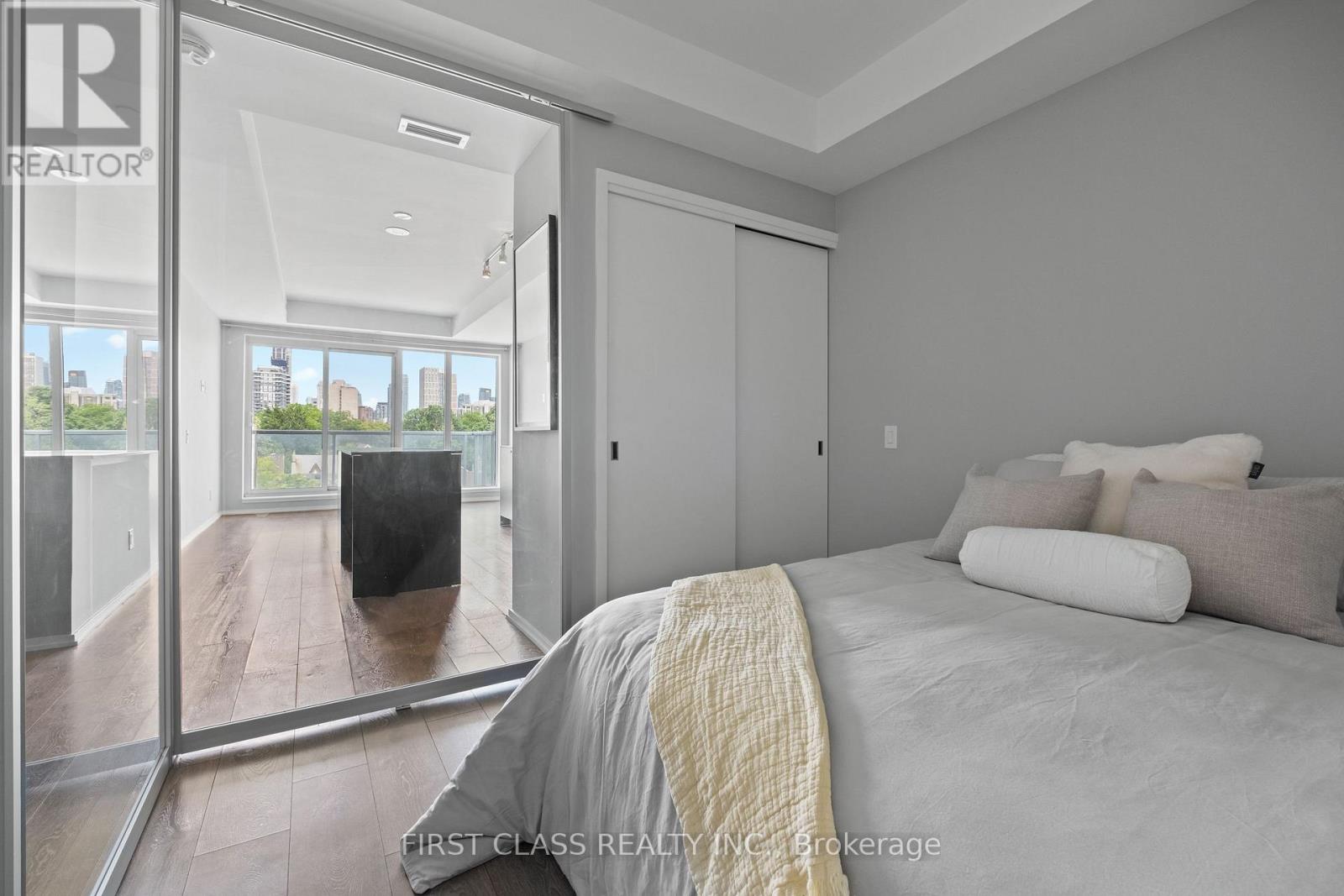 #413 783 BATHURST STREET - 19