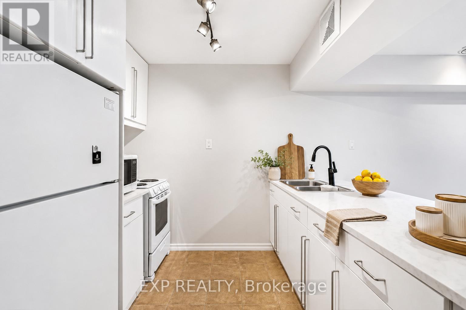 #435 60 ST PATRICK STREET - 10