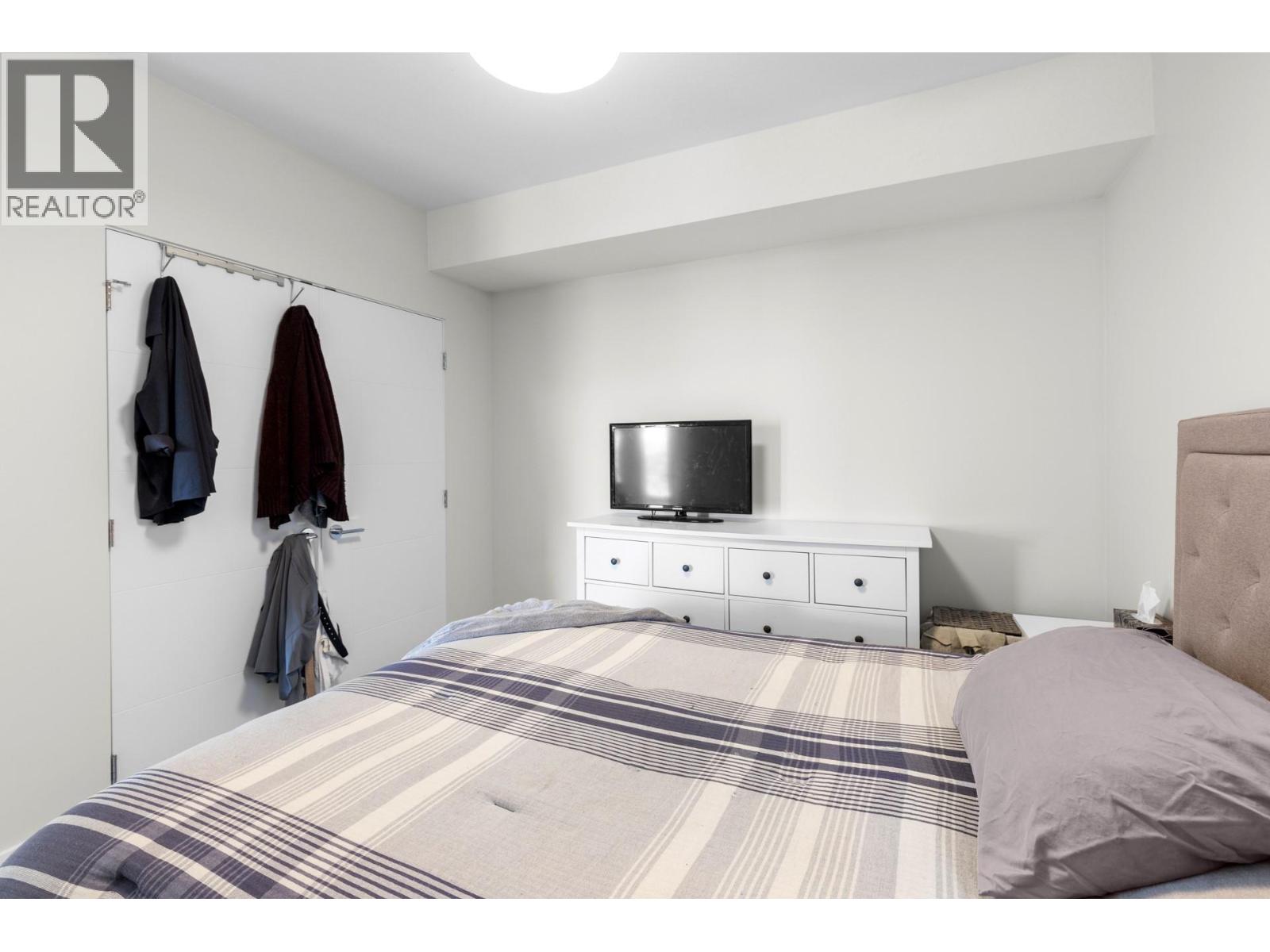 1341 Sladen Crescent - 44