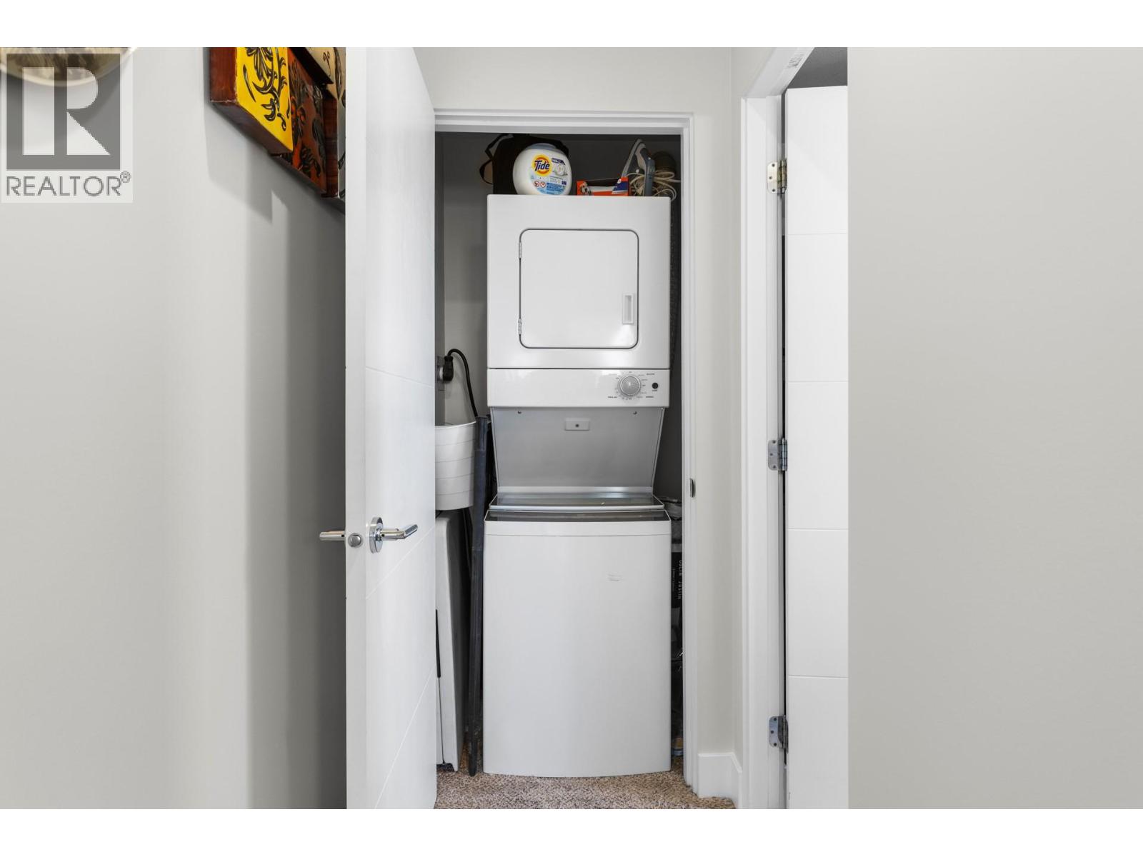 1341 Sladen Crescent - 51