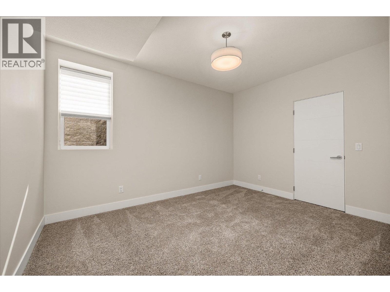 1341 Sladen Crescent - 41