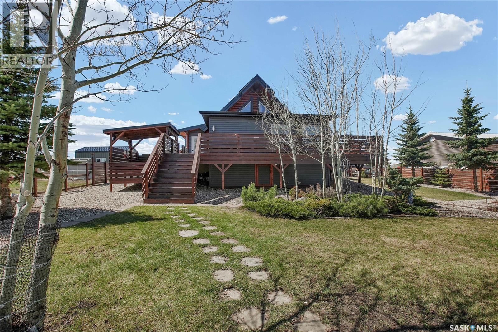 43 Lakeshore DRIVE - 44
