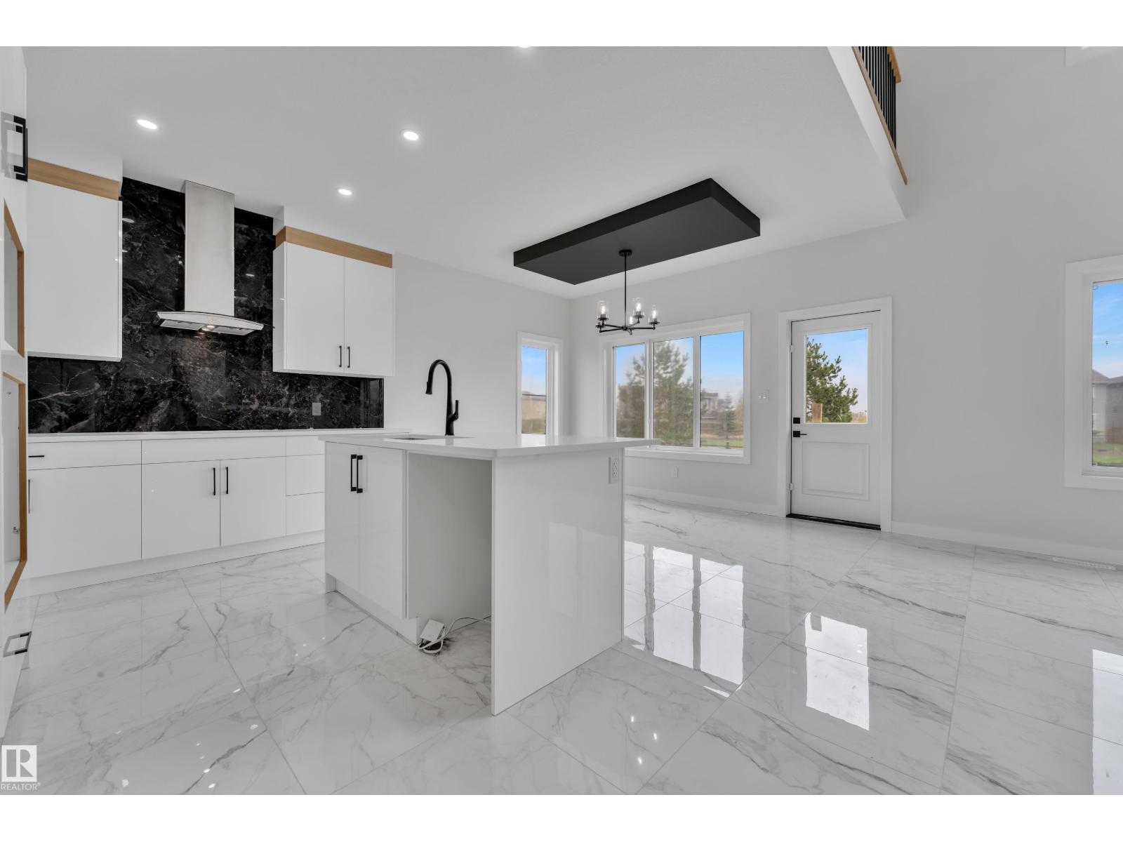 12623 44 ST NW - 10