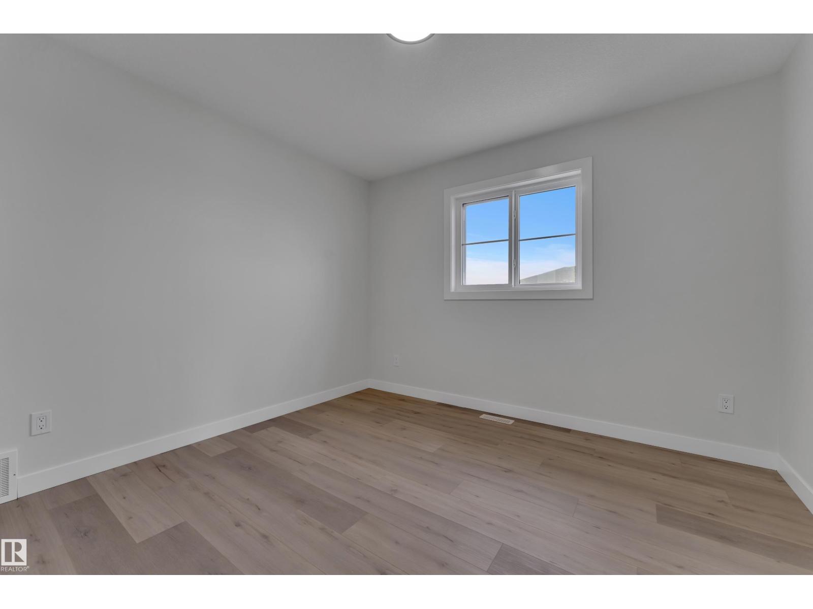 12623 44 ST NW - 27