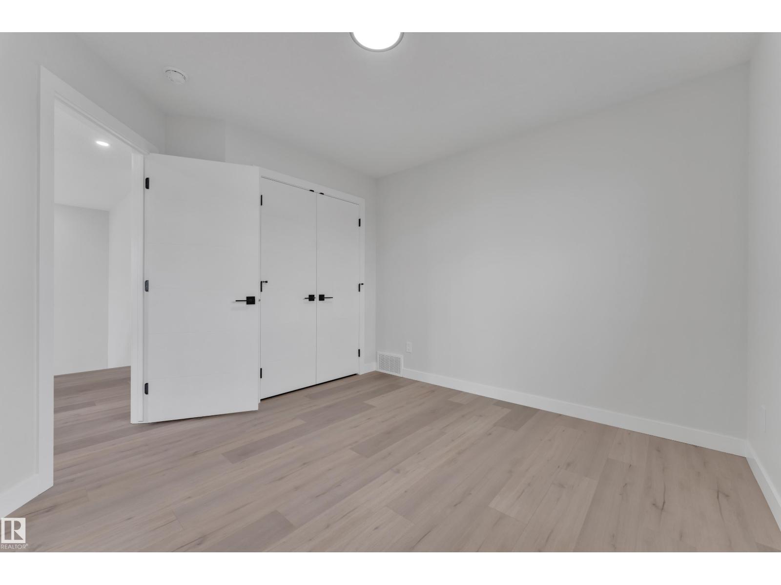 12623 44 ST NW - 28