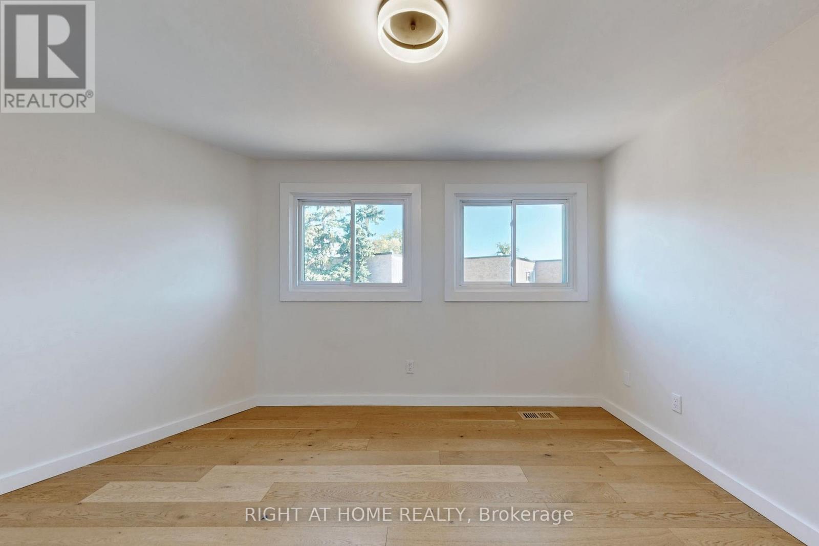 #6 400 BLOOR STREET - 24