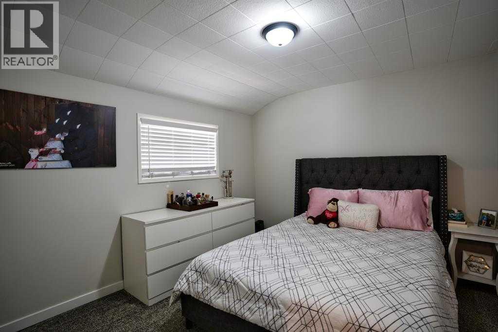 2418 27 Street SE - 38