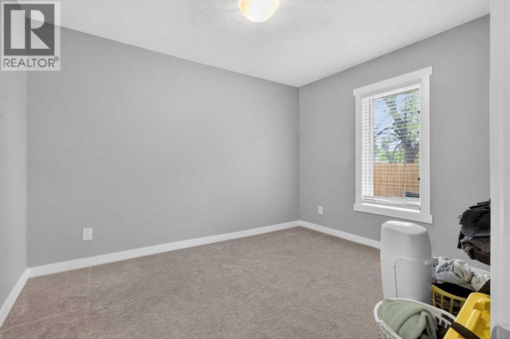 2418 27 Street SE - 28