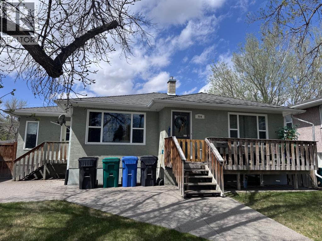 734 4 Street S - 27