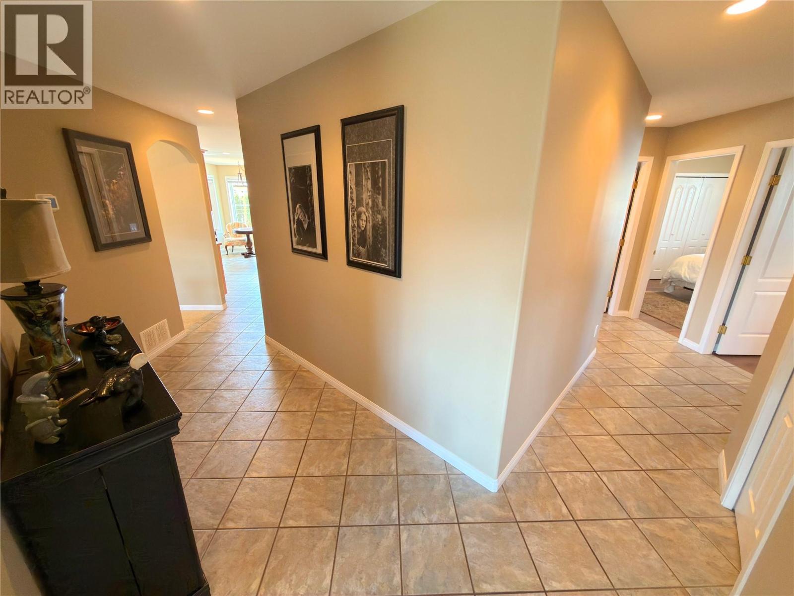 389 BILLITER Avenue - 24