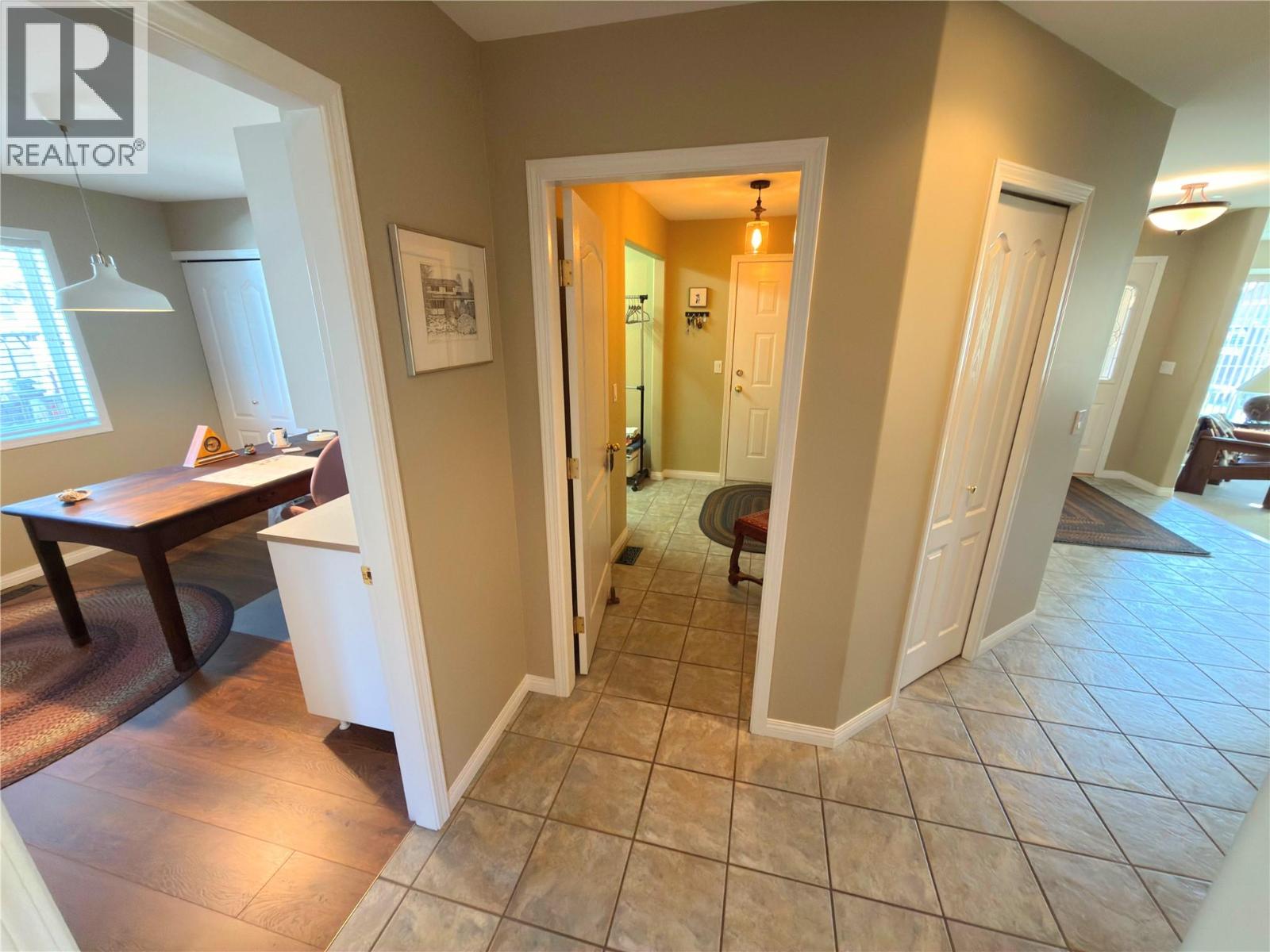 389 BILLITER Avenue - 36