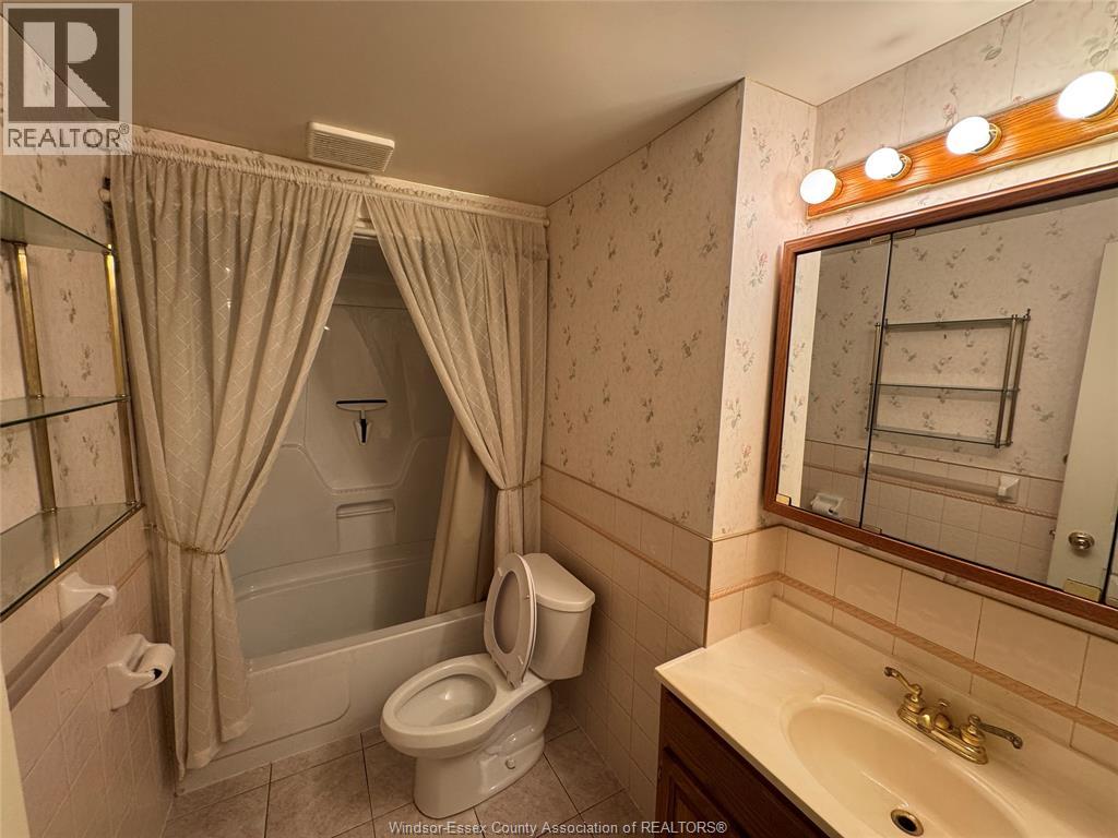2649 VINE COURT, Windsor, Ontario, N8T2X3 — Photo 19