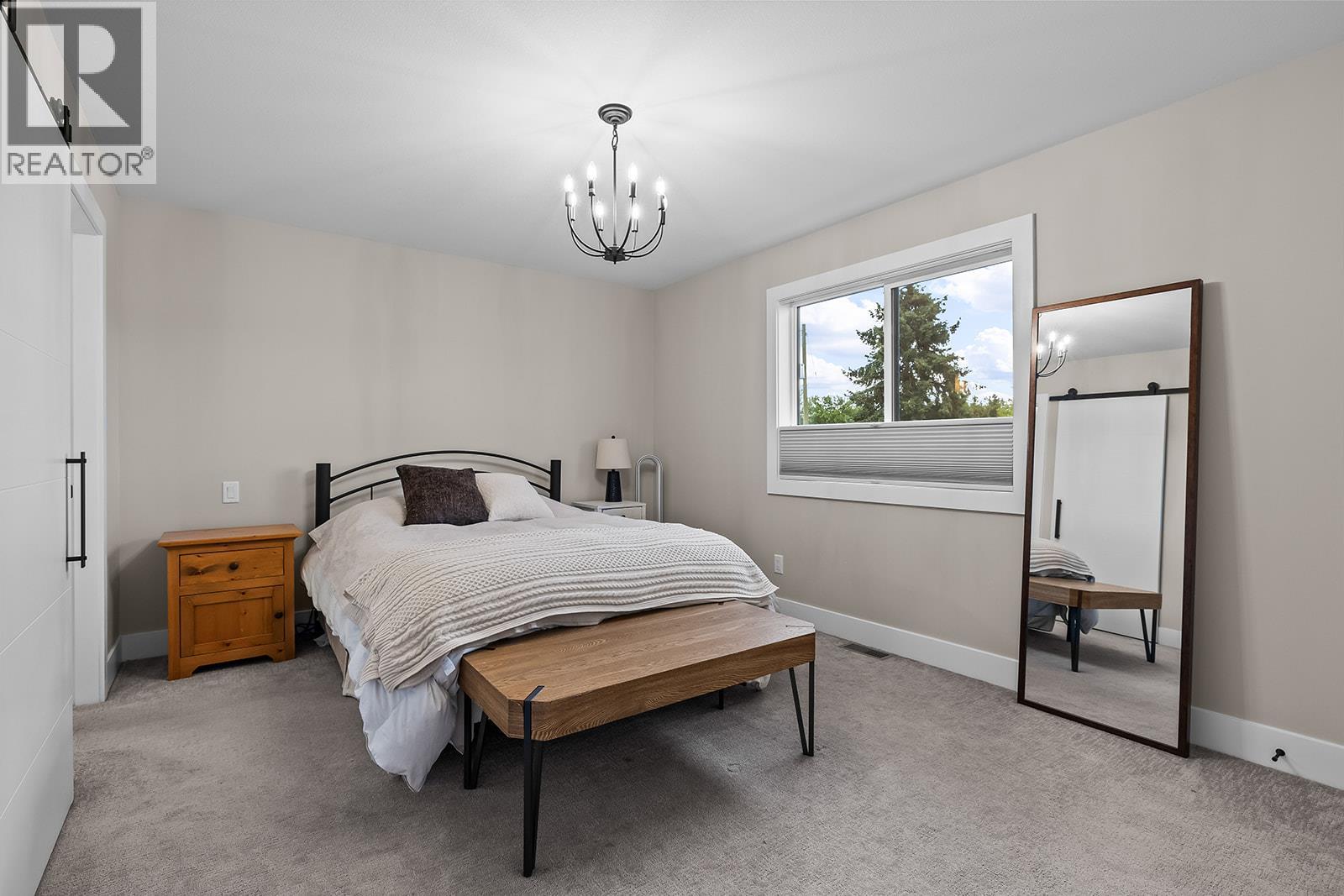 #4 887 Morrison Avenue - 23