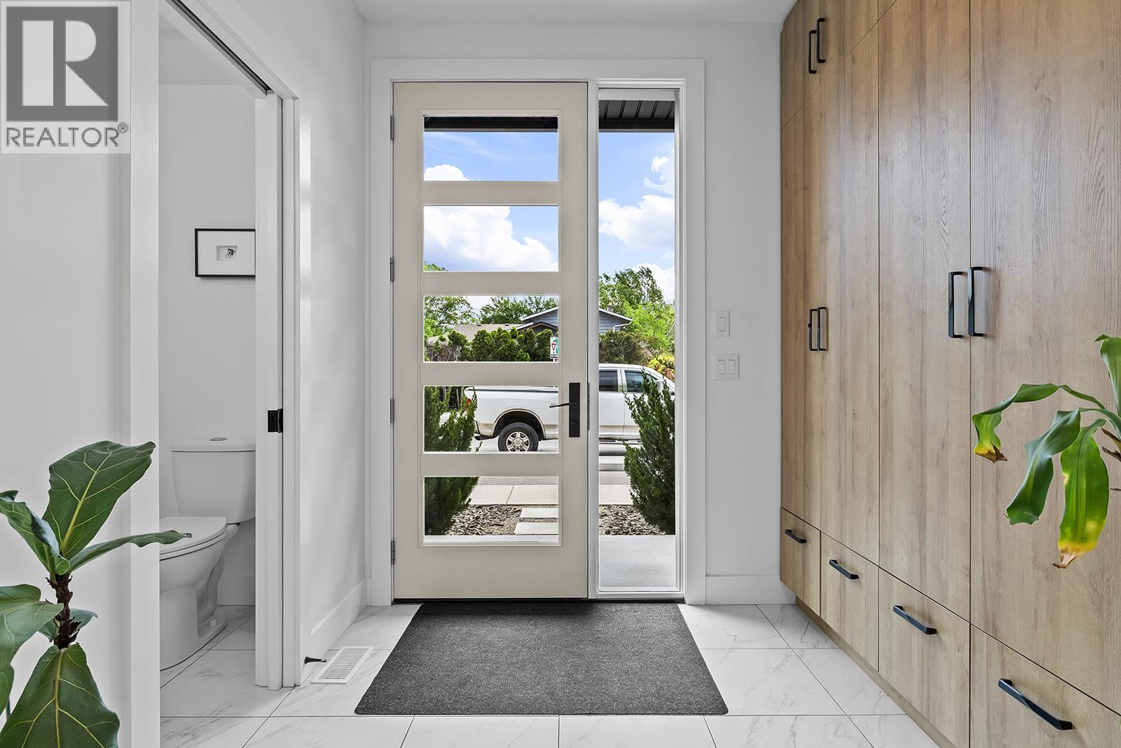 #4 887 Morrison Avenue - 6