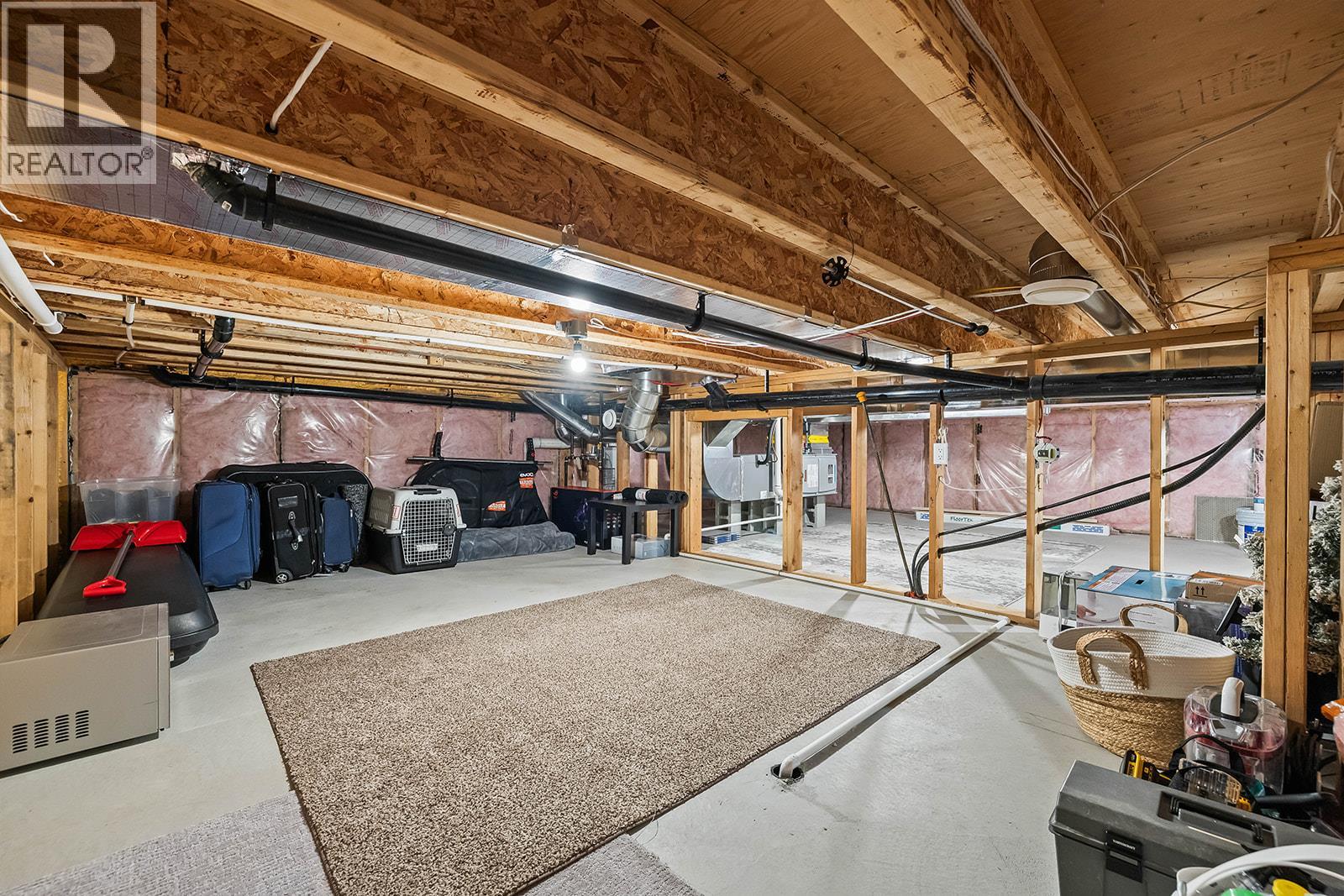 #4 887 Morrison Avenue - 32