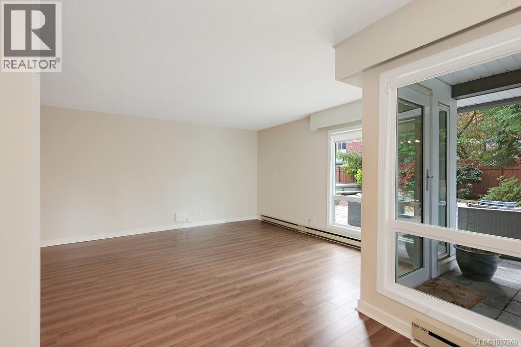 105 1725 Cedar Hill Cross Rd, Saanich