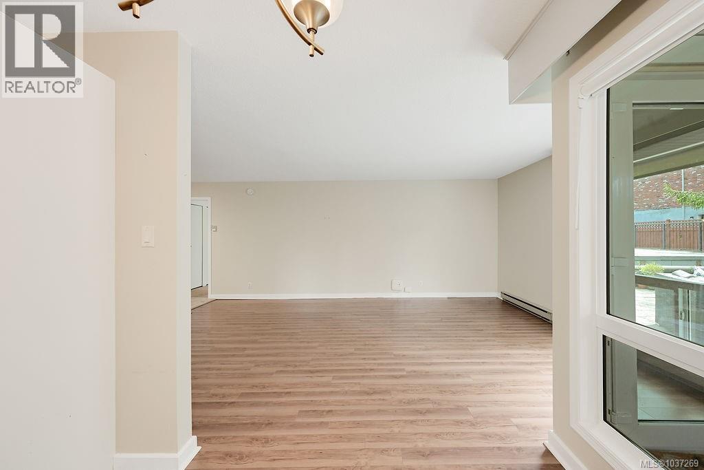 105 1725 Cedar Hill Cross Rd, Saanich