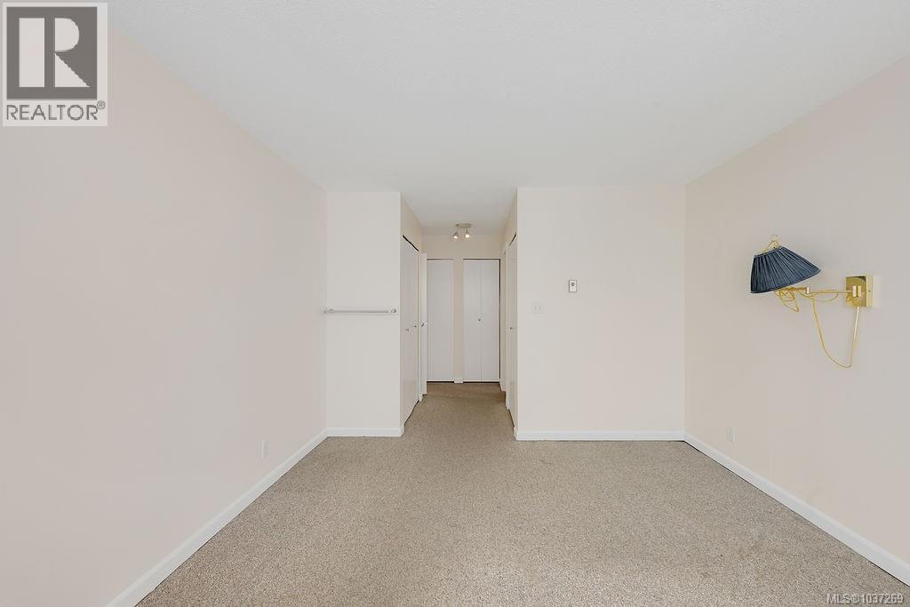105 1725 Cedar Hill Cross Rd, Saanich