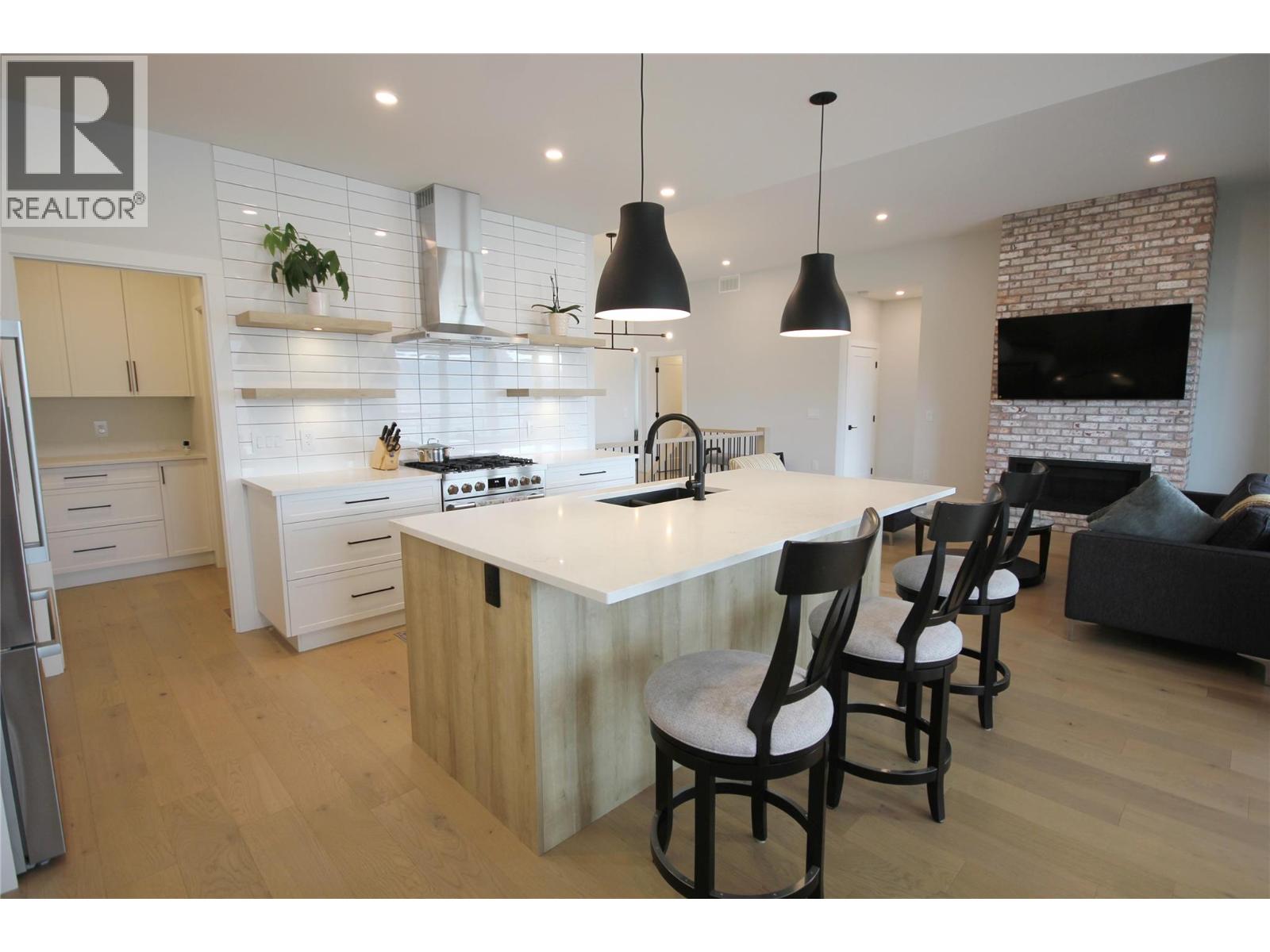 1164 ELK Street, Penticton