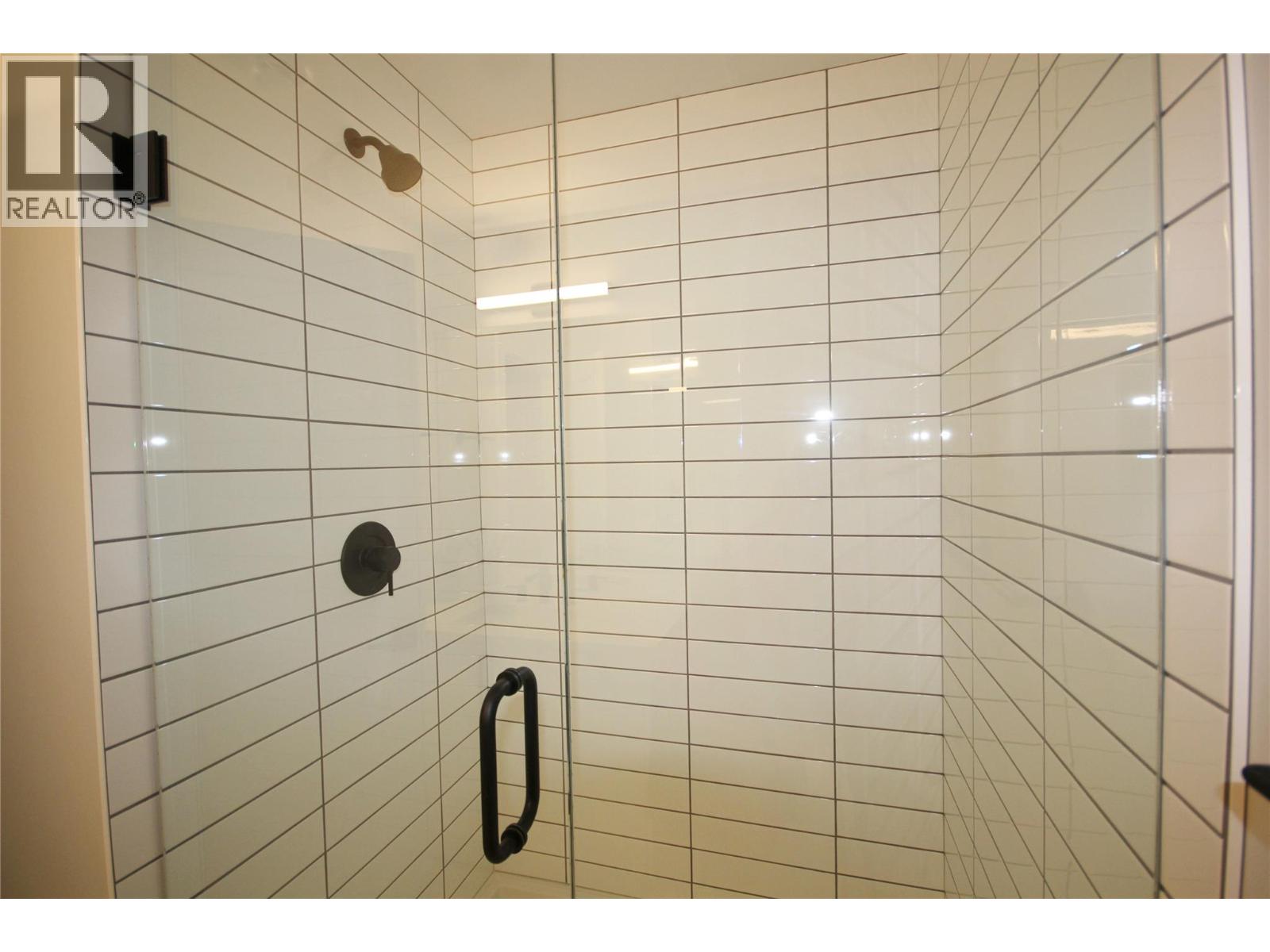 1164 ELK Street, Penticton