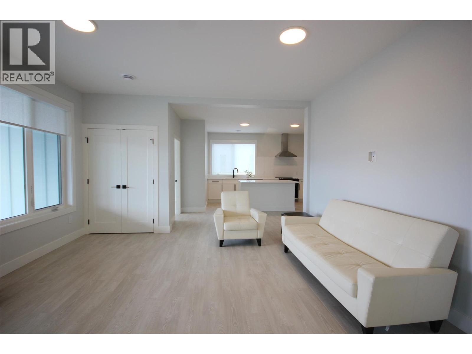 1164 ELK Street, Penticton