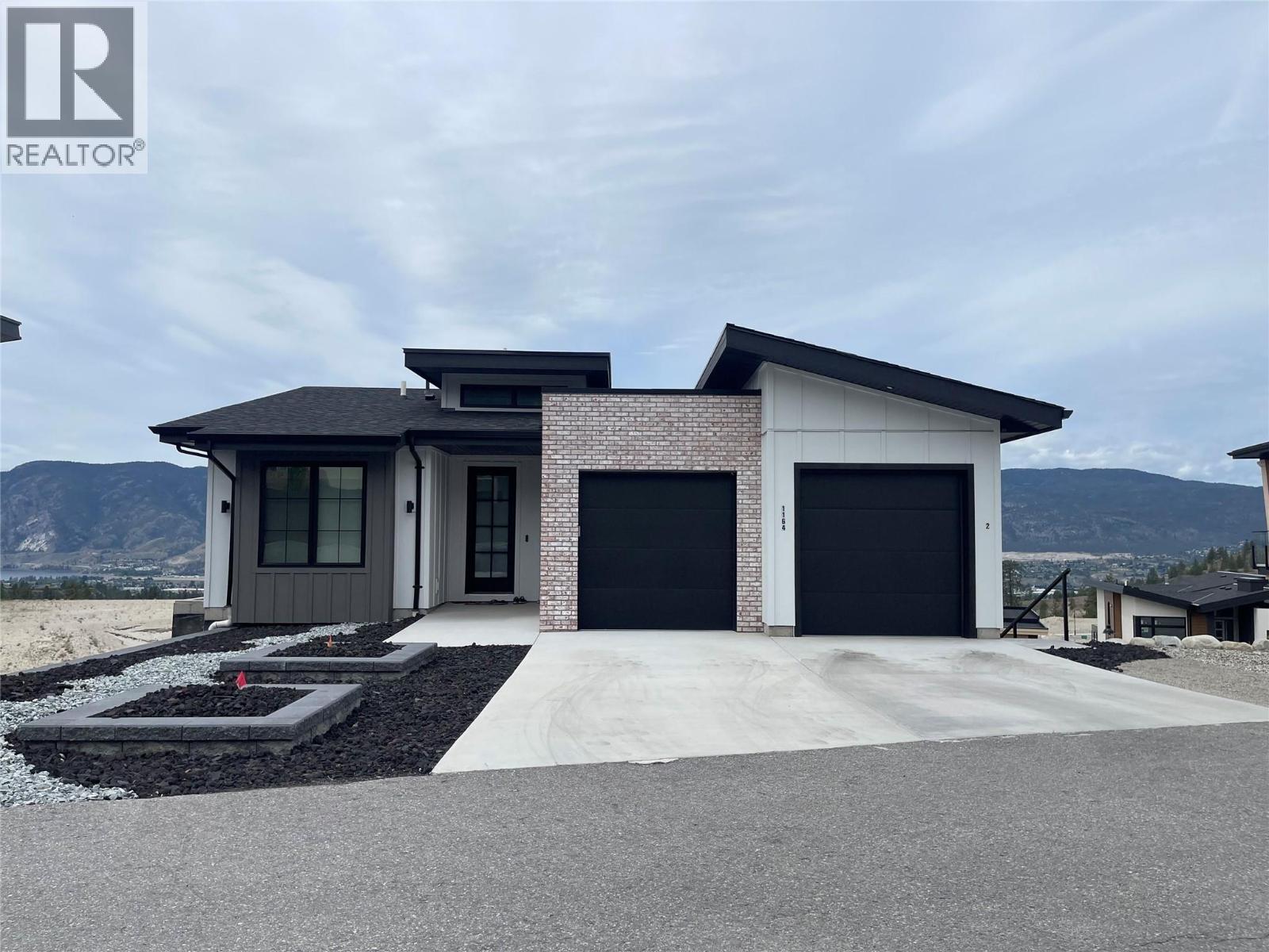 1164 ELK Street, Penticton