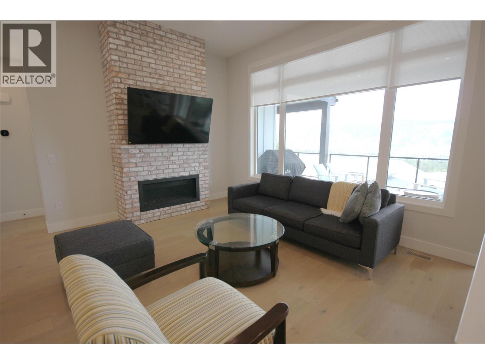 1164 ELK Street, Penticton