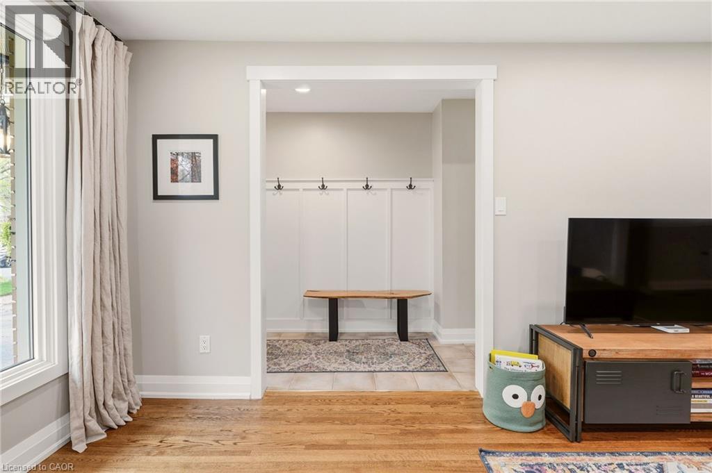 3452 CAPLAN Crescent, Burlington, Ontario, L7N2P8 — Photo 3