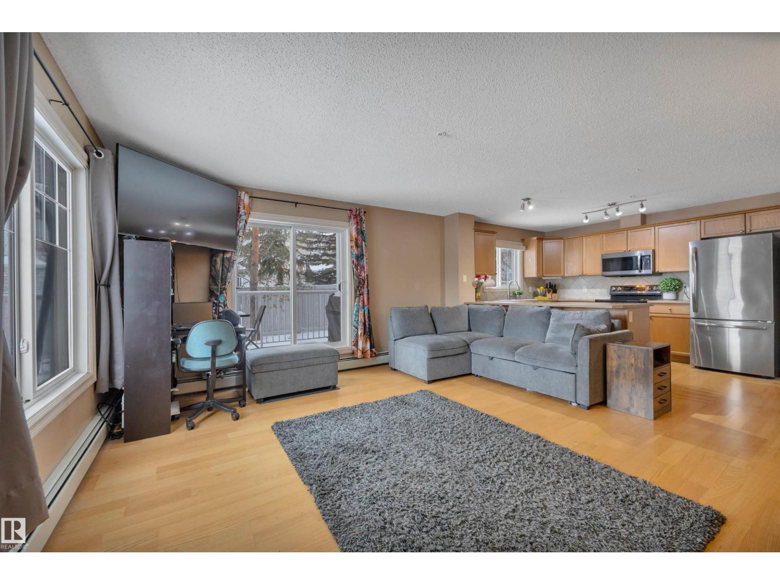 #101 4407 23 ST NW - 12