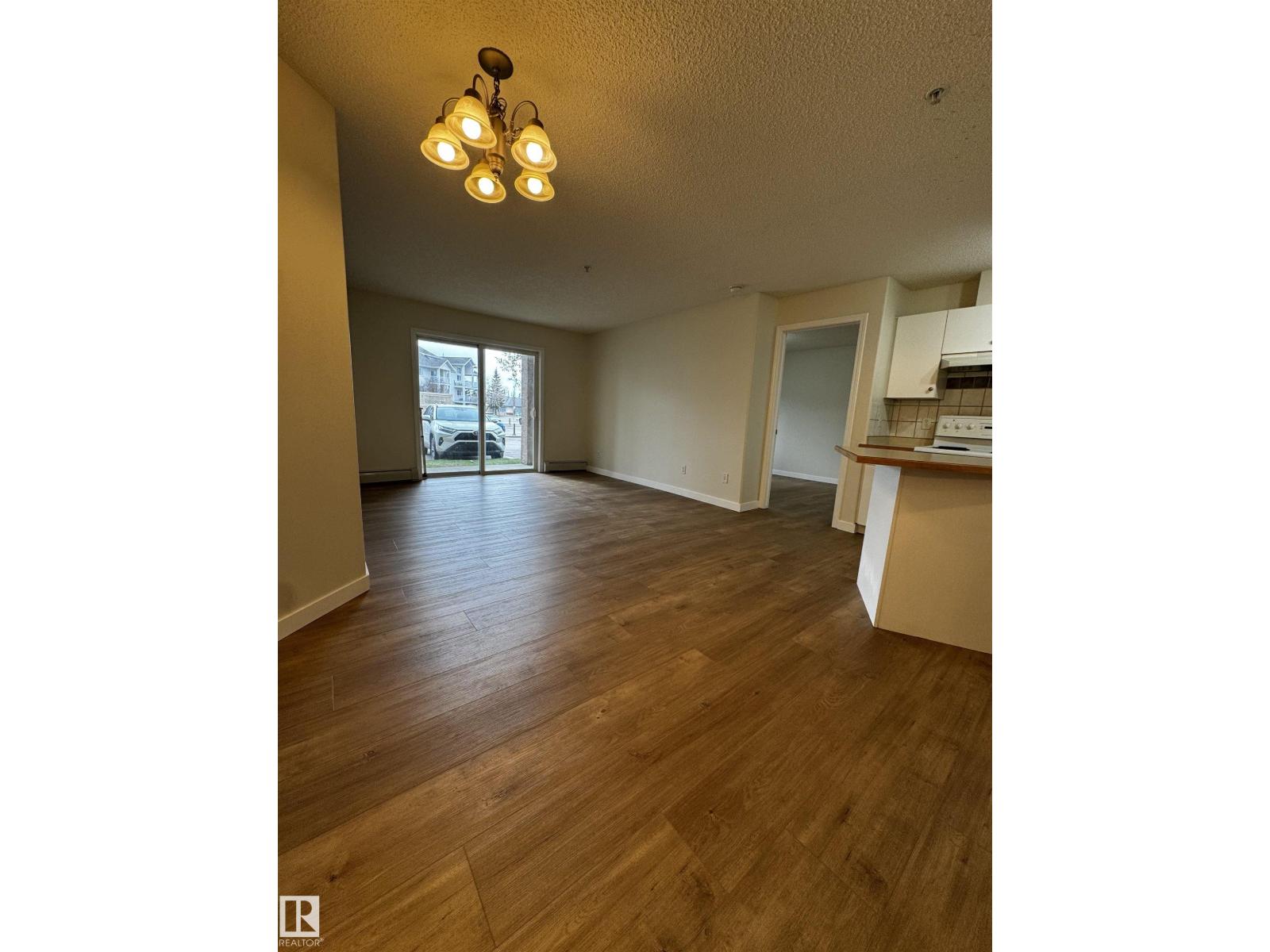 #136 16221 95 ST NW - 14