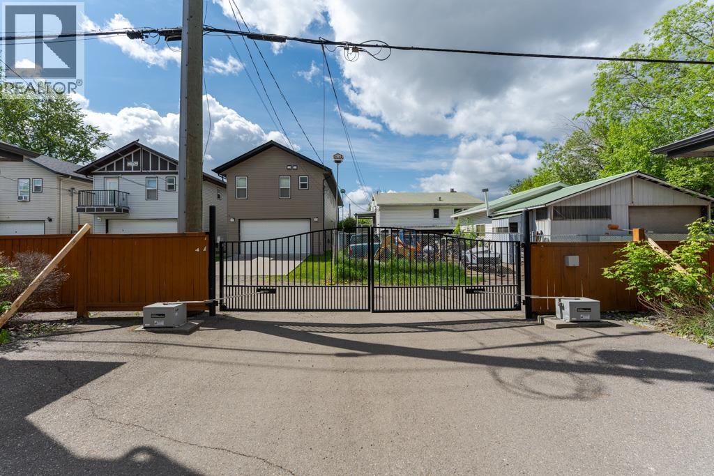 #104 1693 7TH AVENUE - 39