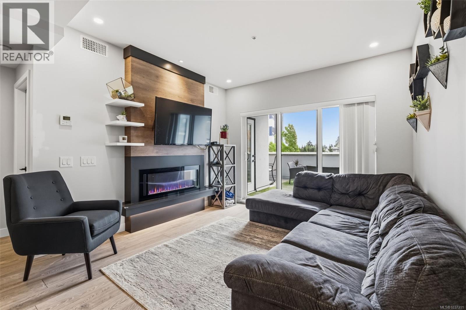 #206 950 Whirlaway Cres - 11