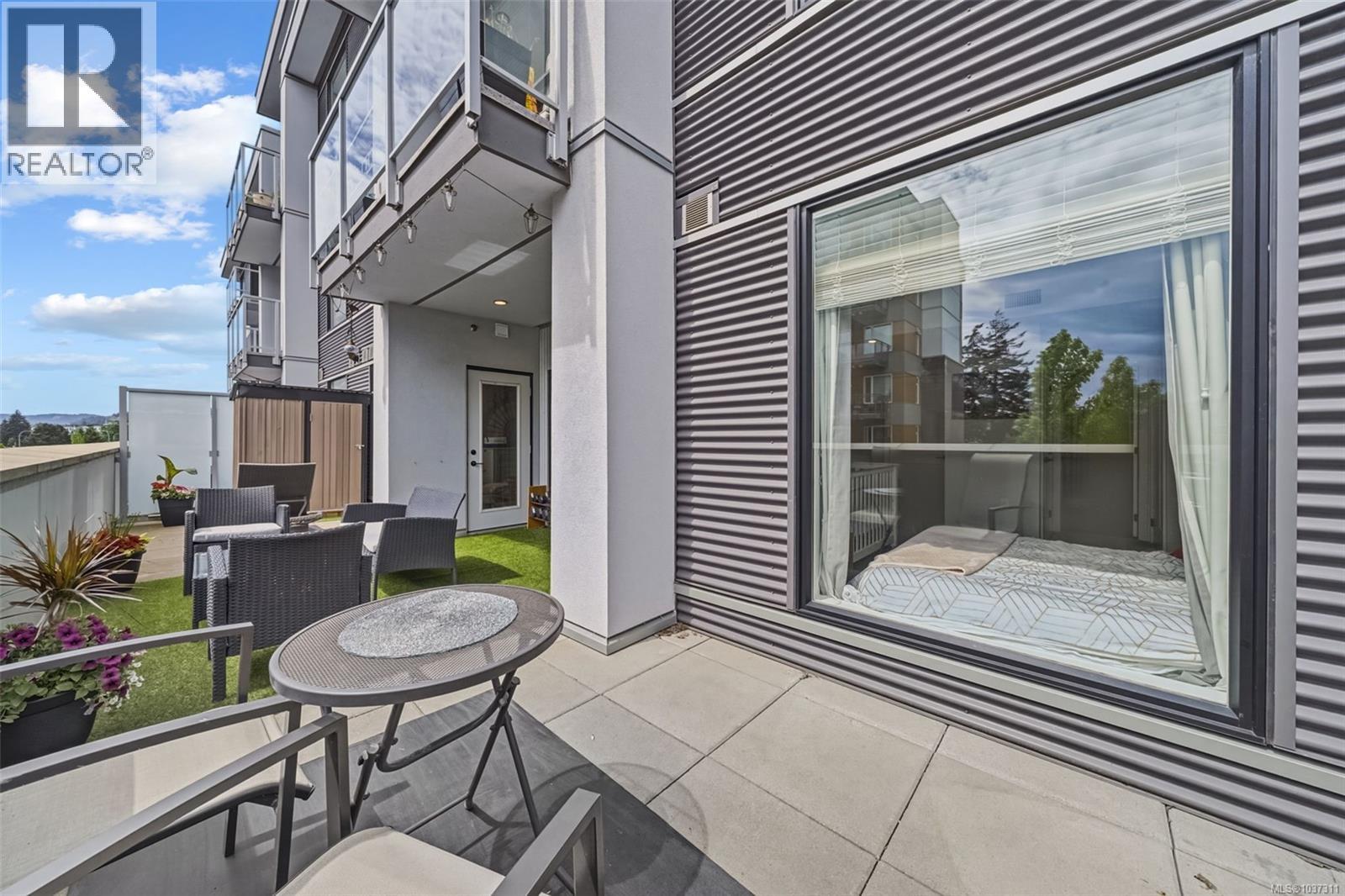 #206 950 Whirlaway Cres - 4
