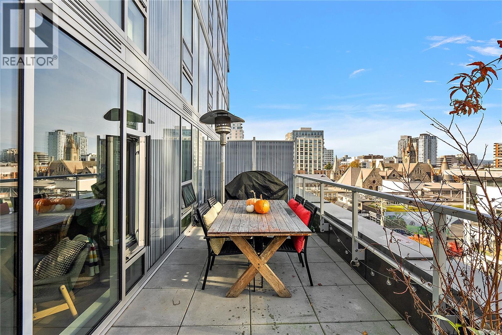 #604 989 Johnson St - 15