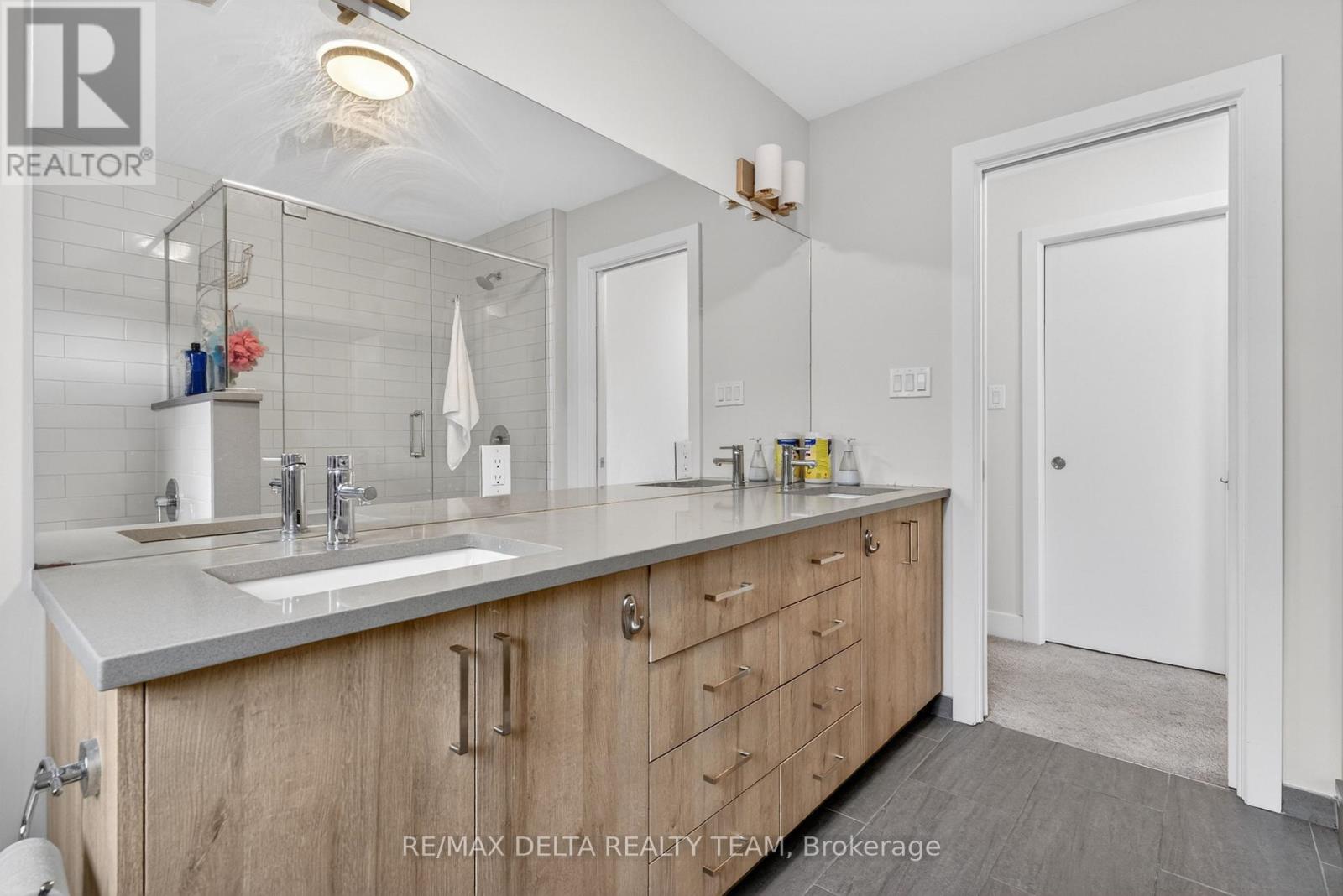 1400 MAYVIEW AVENUE - 18
