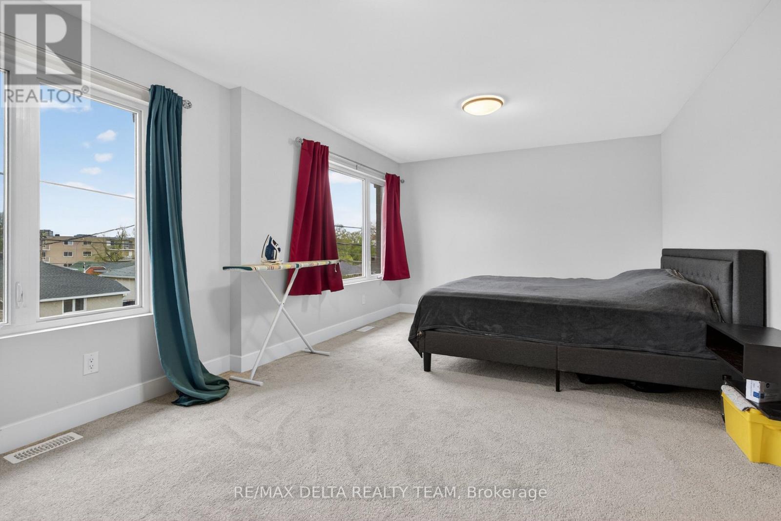 1400 MAYVIEW AVENUE - 19