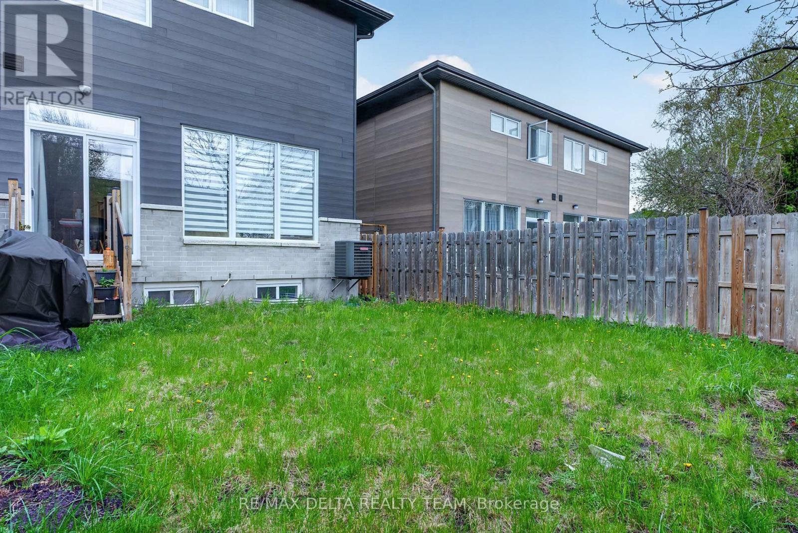 1400 MAYVIEW AVENUE - 24