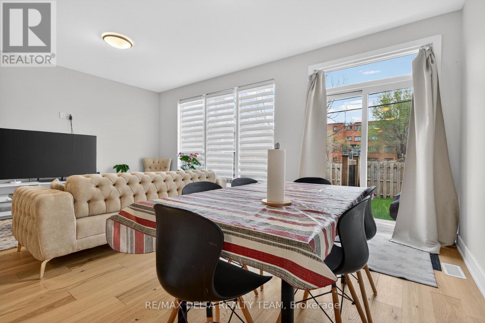 1400 MAYVIEW AVENUE - 27