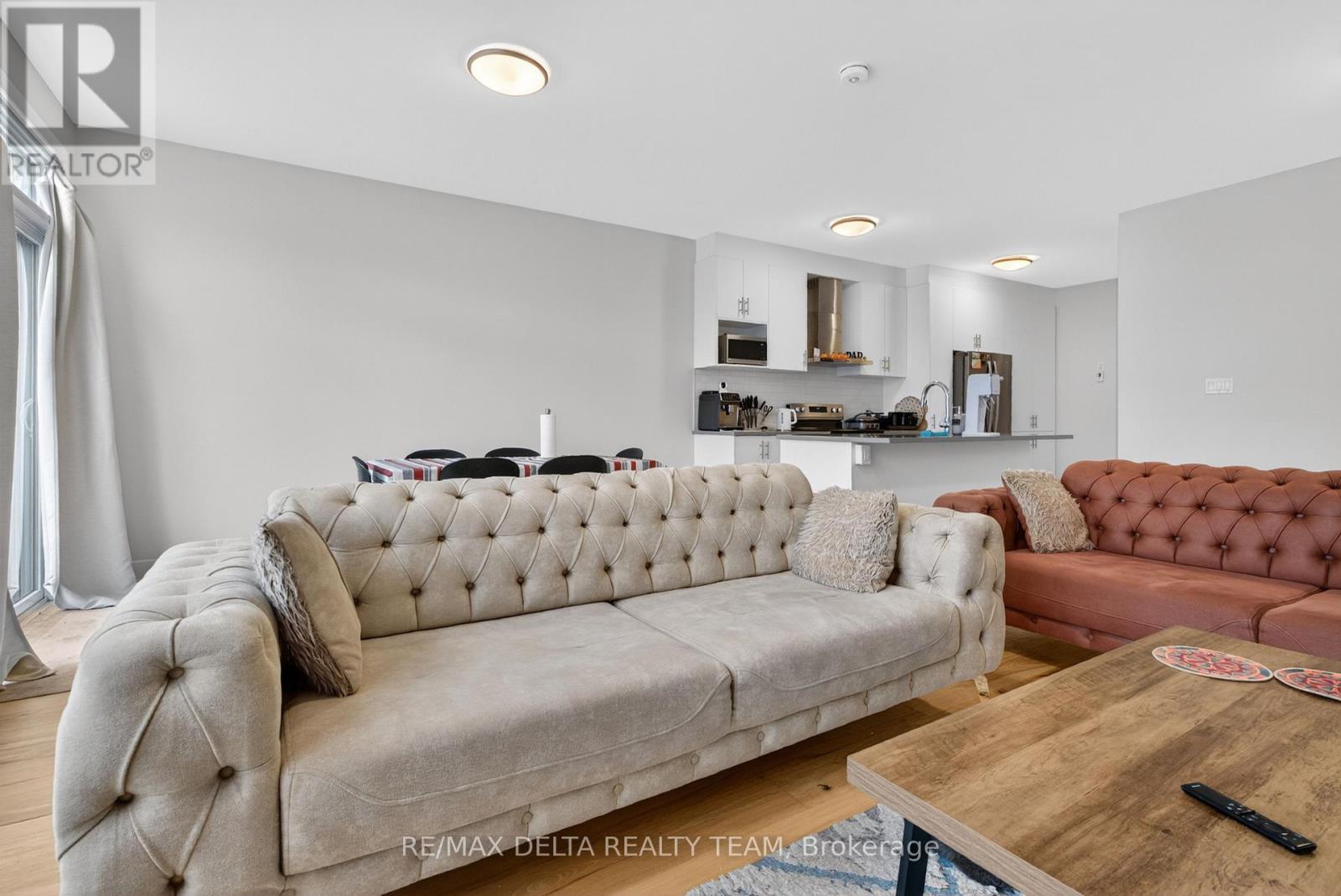 1400 MAYVIEW AVENUE - 9